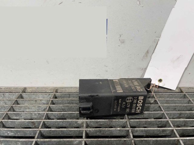 bontott VW CADDY Izzító Relé