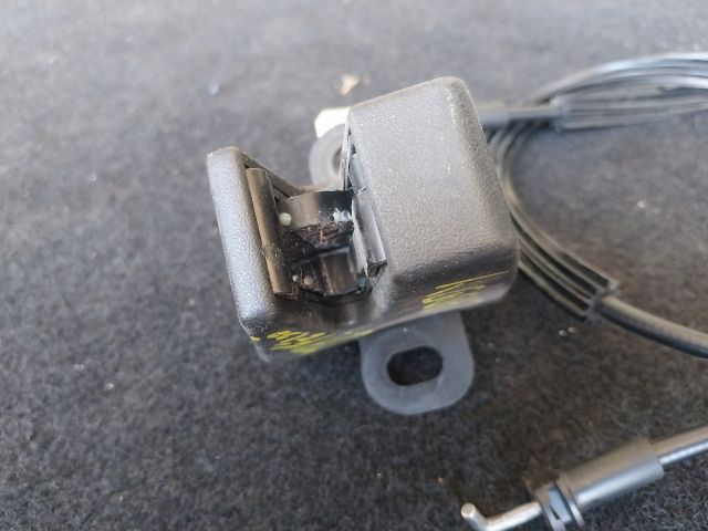 bontott VW CADDY Jobb Csomagtérajtó Nyitó Bowden