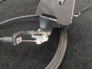 bontott VW CADDY Jobb Csomagtérajtó Nyitó Bowden