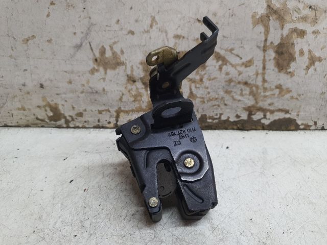 bontott VW CADDY Jobb Csomagtérajtó Zárszerkezet