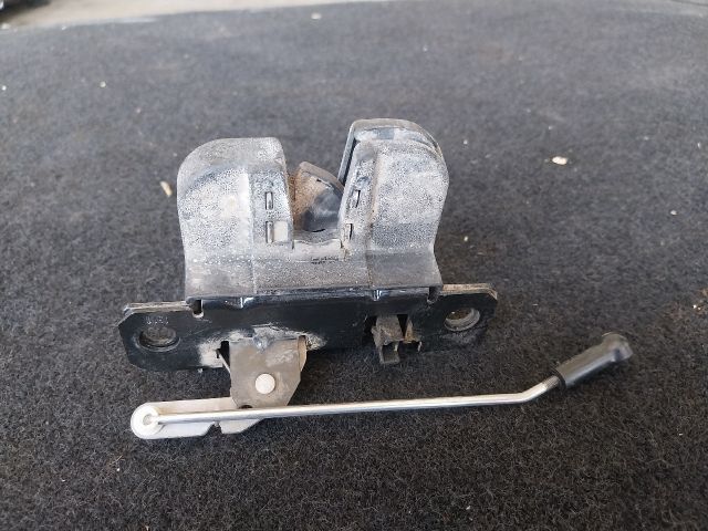 bontott VW CADDY Jobb Csomagtérajtó Zárszerkezet