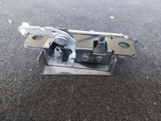 bontott VW CADDY Jobb Csomagtérajtó Zárszerkezet