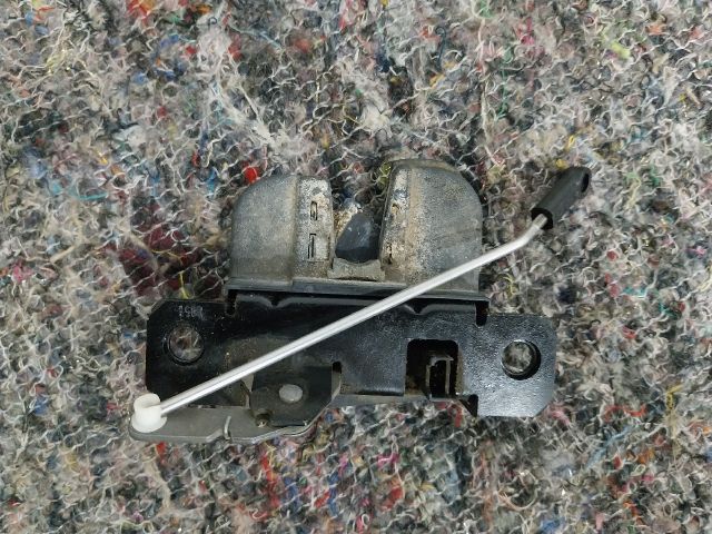 bontott VW CADDY Jobb Csomagtérajtó Zárszerkezet