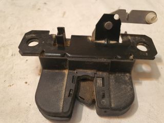 bontott VW CADDY Jobb Csomagtérajtó Zárszerkezet