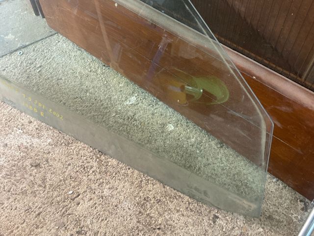 bontott VW CADDY Jobb első Ablak