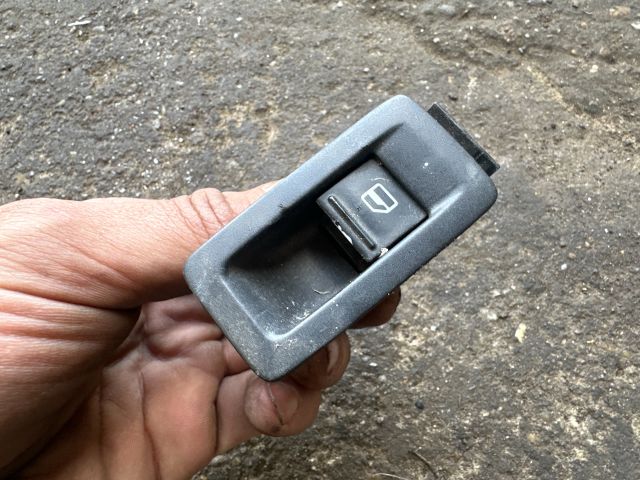 bontott VW CADDY Jobb első Ablakemelő Kapcsoló