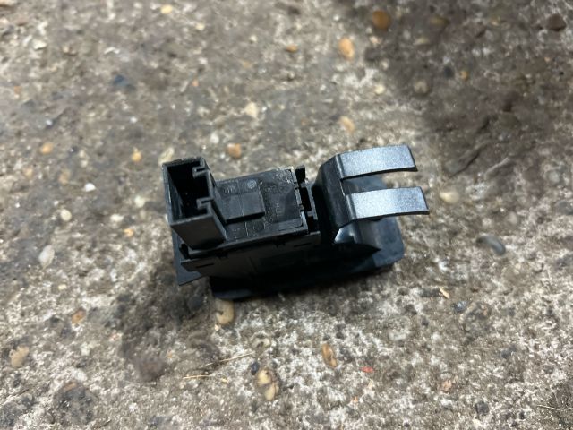 bontott VW CADDY Jobb első Ablakemelő Kapcsoló