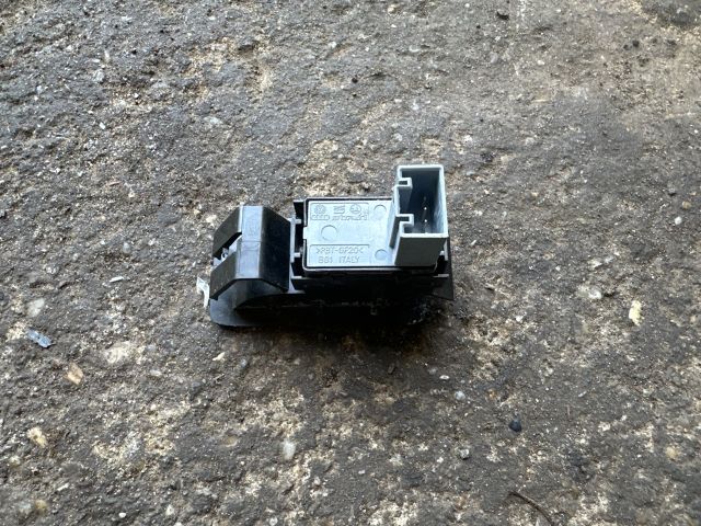 bontott VW CADDY Jobb első Ablakemelő Kapcsoló