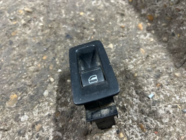 bontott VW CADDY Jobb első Ablakemelő Kapcsoló