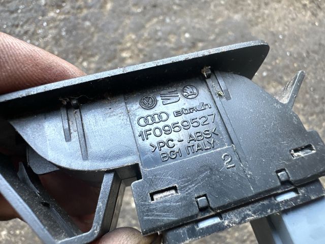 bontott VW CADDY Jobb első Ablakemelő Kapcsoló