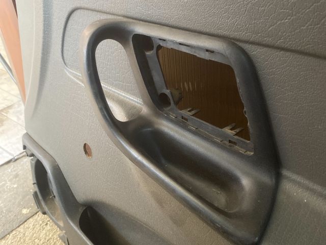 bontott VW CADDY Jobb első Ajtó Kárpit