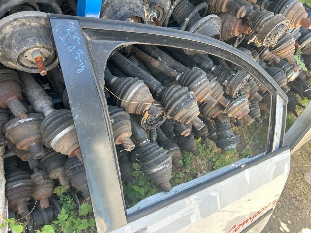 bontott VW CADDY Jobb első Ajtó (Üres lemez)