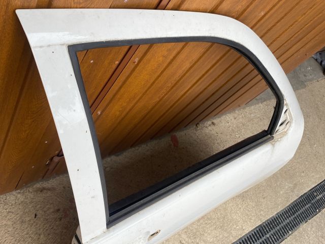 bontott VW CADDY Jobb első Ajtó (Üres lemez)