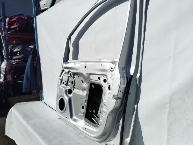 bontott VW CADDY Jobb első Ajtó (Üres lemez)