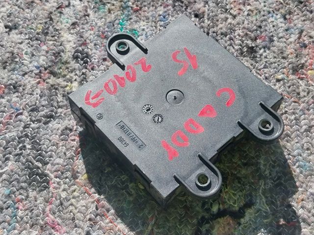 bontott VW CADDY Jobb első Ajtó Vezérlőegység