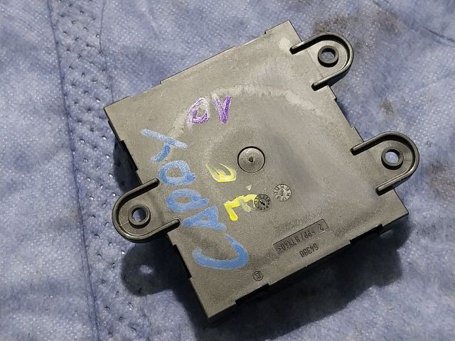 bontott VW CADDY Jobb első Ajtó Vezérlőegység