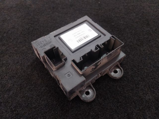 bontott VW CADDY Jobb első Ajtó Vezérlőegység