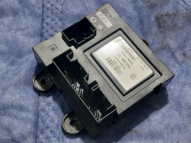 bontott VW CADDY Jobb első Ajtó Vezérlőegység