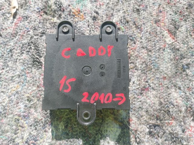 bontott VW CADDY Jobb első Ajtó Vezérlőegység