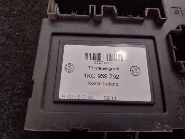 bontott VW CADDY Jobb első Ajtó Vezérlőegység