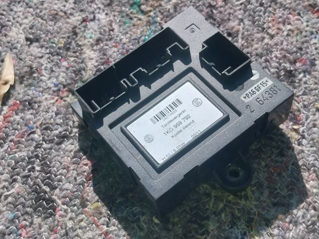 bontott VW CADDY Jobb első Ajtó Vezérlőegység