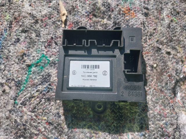 bontott VW CADDY Jobb első Ajtó Vezérlőegység