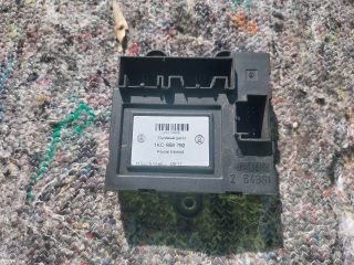 bontott VW CADDY Jobb első Ajtó Vezérlőegység