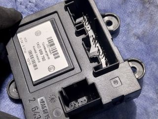 bontott VW CADDY Jobb első Ajtó Vezérlőegység