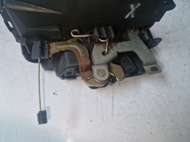 bontott VW CADDY Jobb első Ajtózár