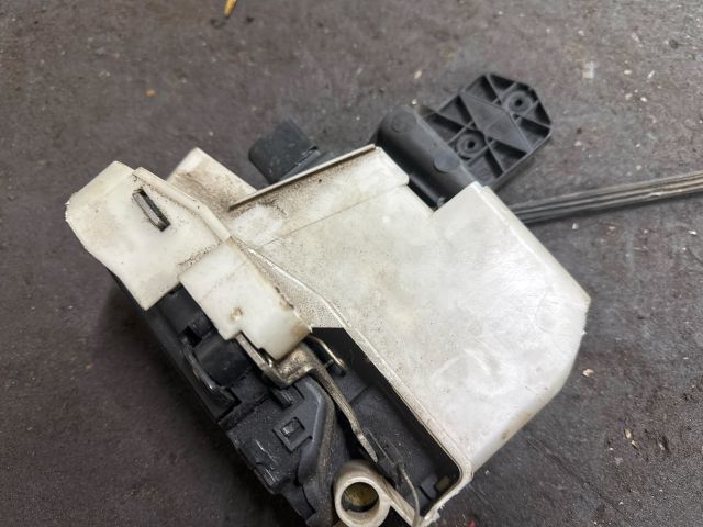 bontott VW CADDY Jobb első Ajtózár