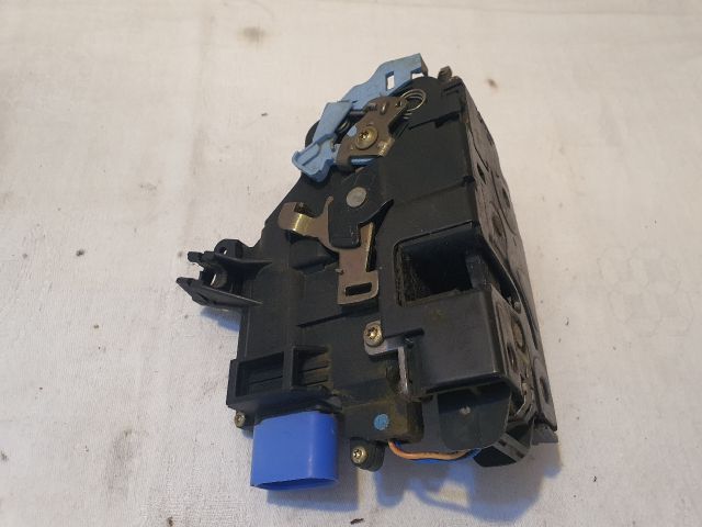 bontott VW CADDY Jobb első Ajtózár