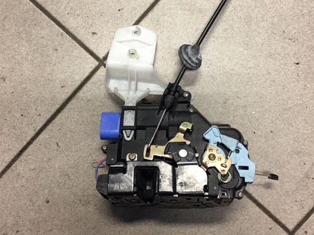 bontott VW CADDY Jobb első Ajtózár