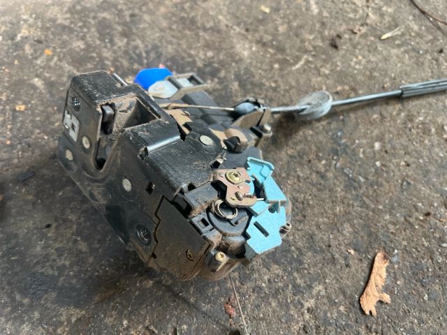 bontott VW CADDY Jobb első Ajtózár