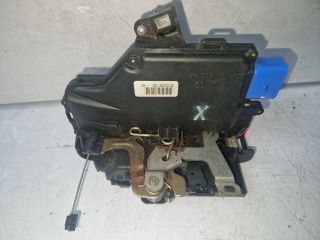 bontott VW CADDY Jobb első Ajtózár