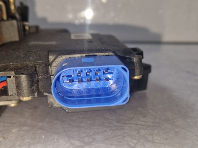 bontott VW CADDY Jobb első Ajtózár