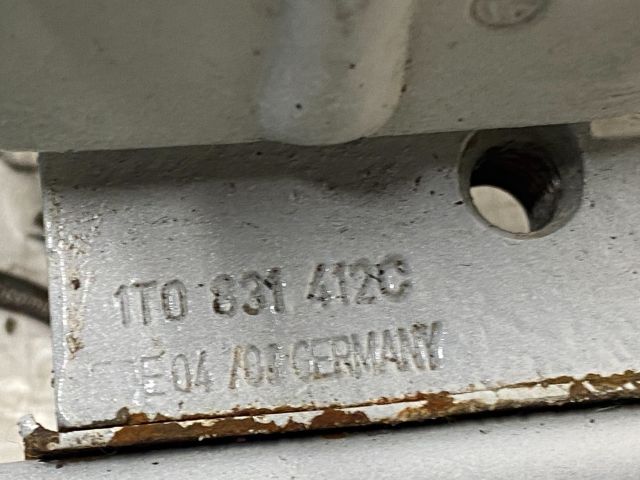 bontott VW CADDY Jobb első Alsó Zsanér