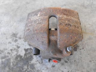 bontott VW CADDY Jobb első Féknyereg Munkahengerrel