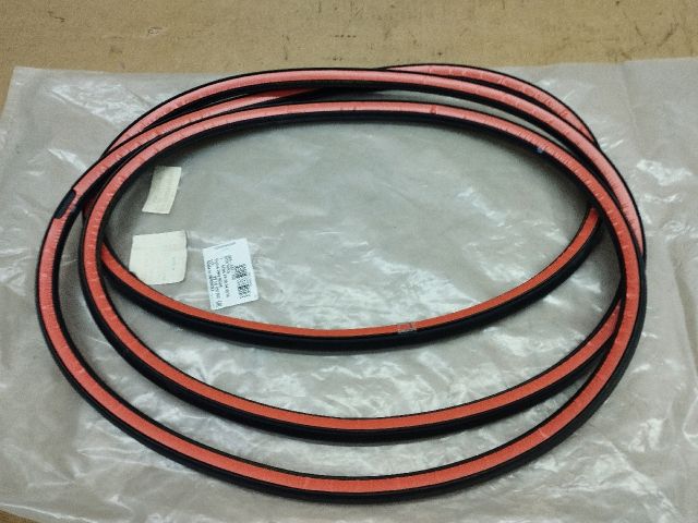 bontott VW CADDY Jobb első Gumikéder