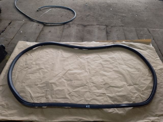 bontott VW CADDY Jobb első Gumikéder