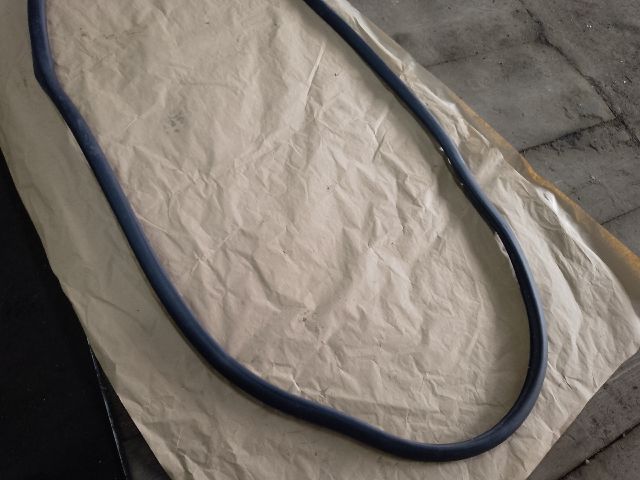 bontott VW CADDY Jobb első Gumikéder