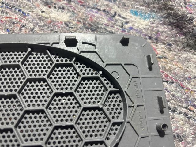 bontott VW CADDY Jobb első Hangszóró Burkolat