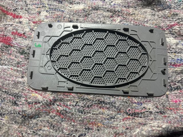 bontott VW CADDY Jobb első Hangszóró Burkolat