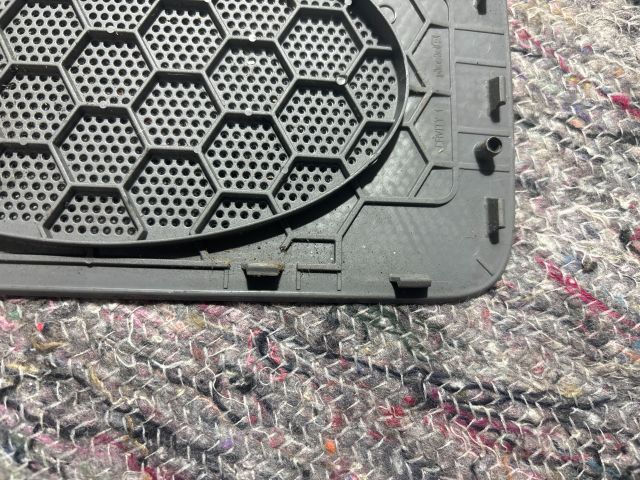 bontott VW CADDY Jobb első Hangszóró Burkolat