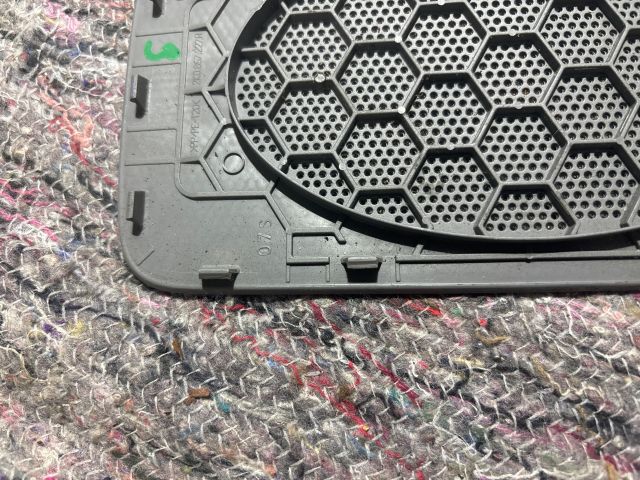 bontott VW CADDY Jobb első Hangszóró Burkolat