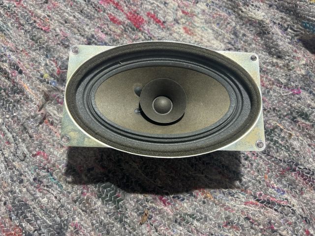 bontott VW CADDY Jobb első Hangszóró
