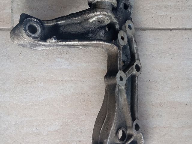 bontott VW CADDY Jobb első Segédkeret Kitámasztó