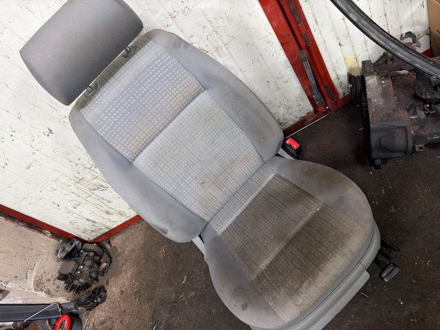 bontott VW CADDY Jobb első Ülés