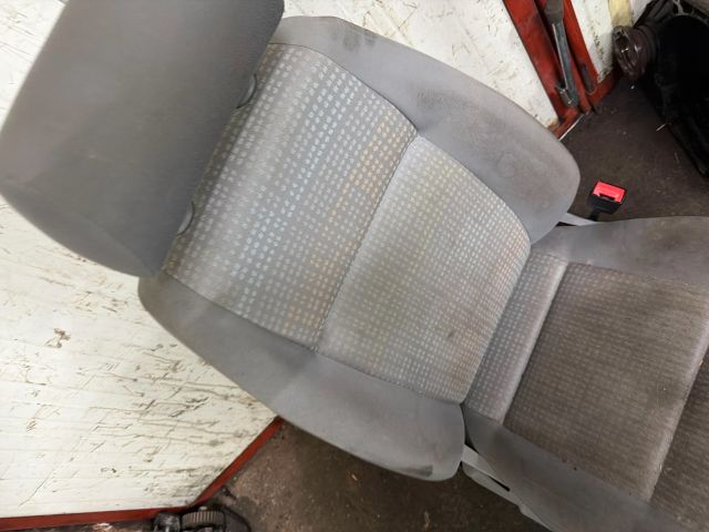 bontott VW CADDY Jobb első Ülés