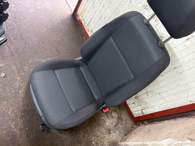 bontott VW CADDY Jobb első Ülés