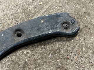 bontott VW CADDY Jobb Fényszóró Tartó